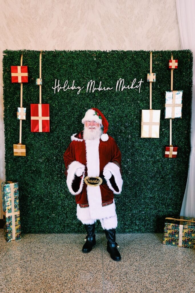 Holiday Modern Market