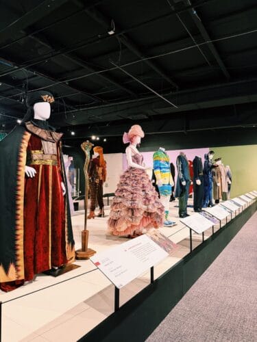 Heroes & Villains: The Art of the Disney Costume